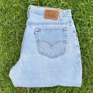 Vintage 545 Levi’s Loose Fit Light Wash Denim Jean